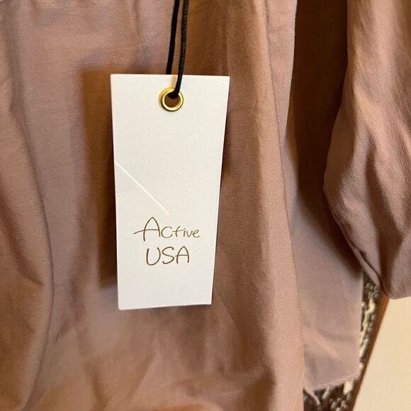Women’s NWT Active USA Front tie Taupe Blouse w balloon sleeves. Size L. - Picture 4 of 10